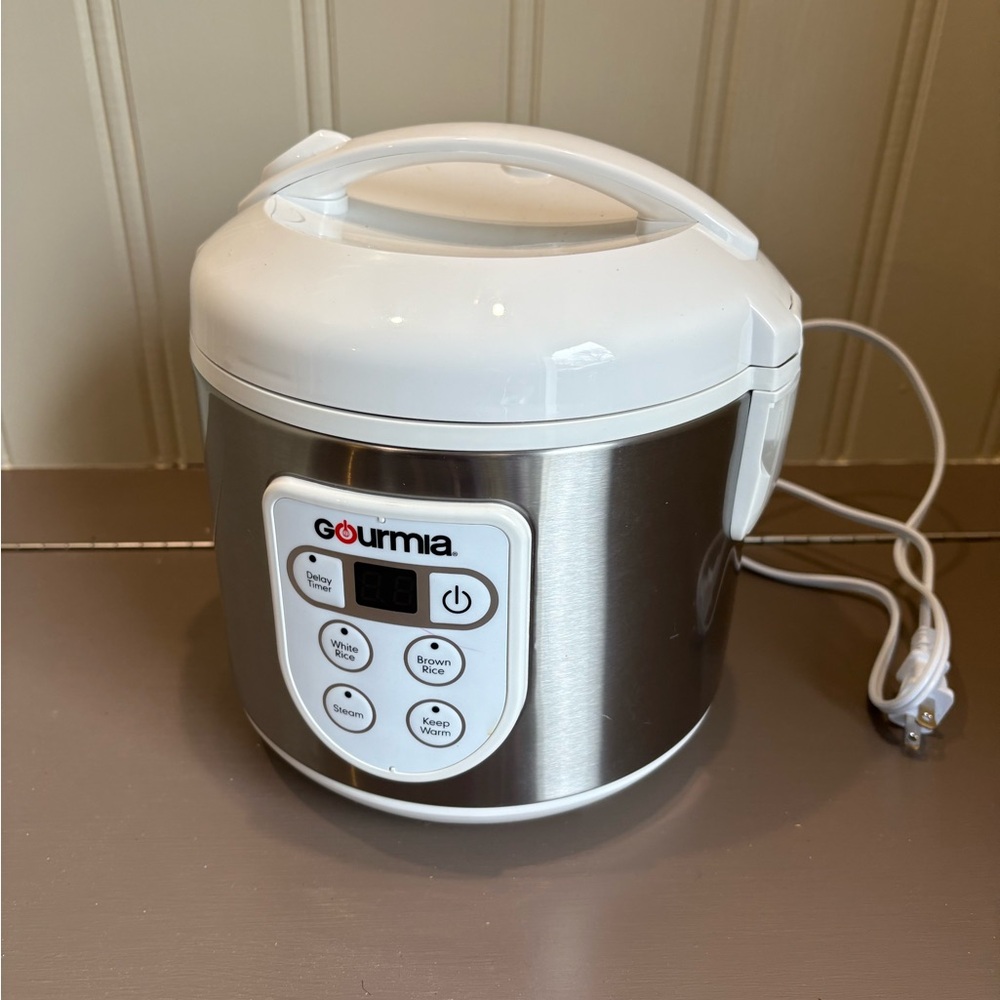 White and Silver Rice Cooker
